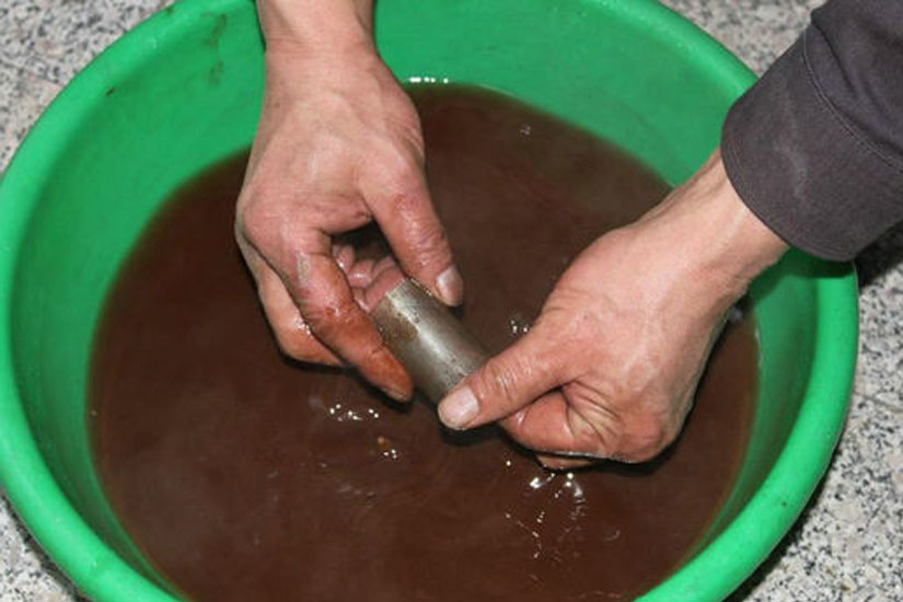 家政 清洗地暖过滤网